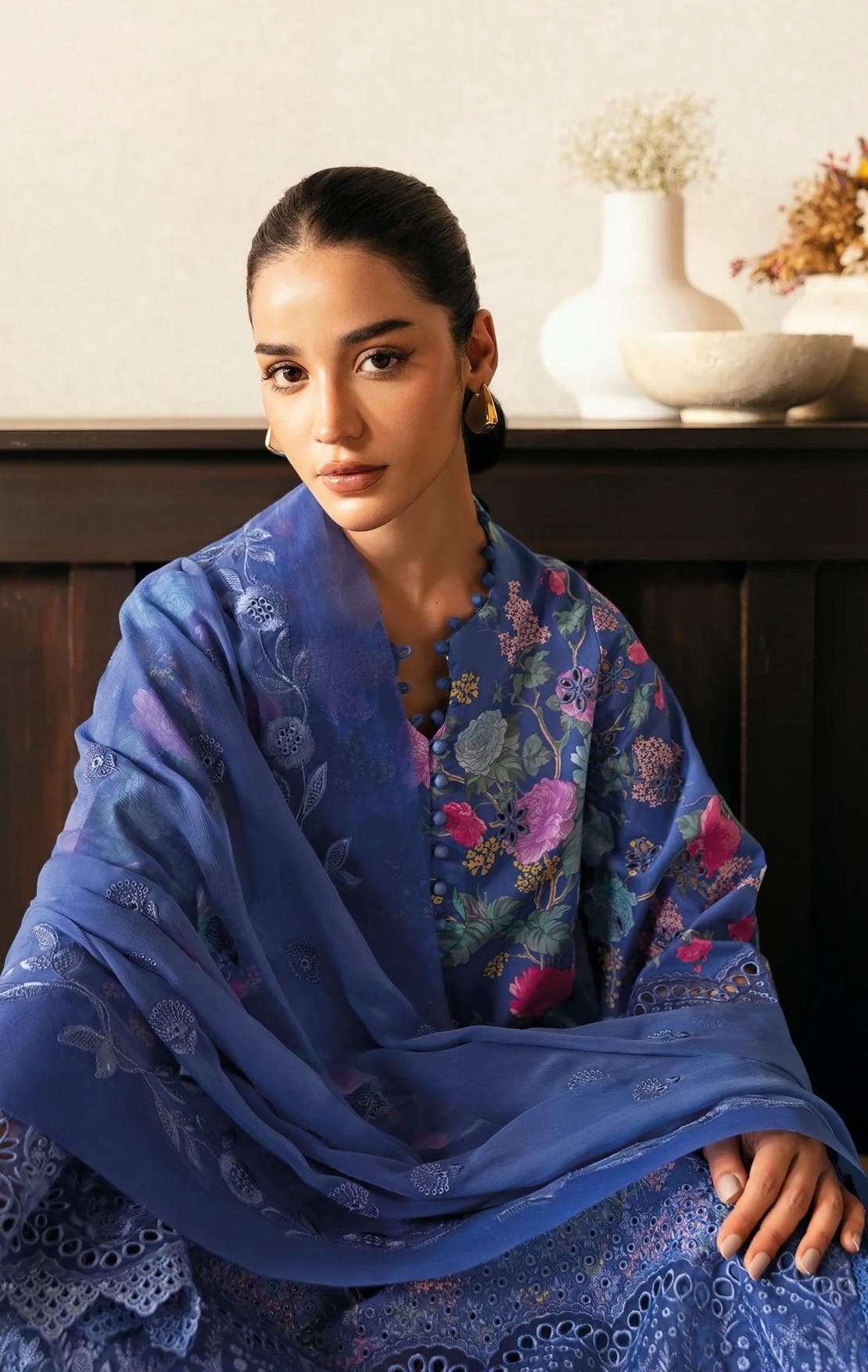 Shree Deepsy Rungrez Chikankari